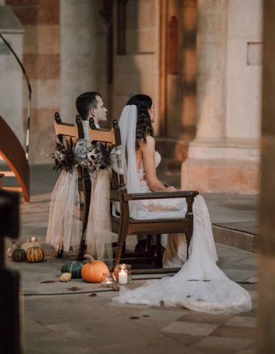 Mila Bloom - Deko & Blumen mit Woweffekt - Hochzeit in der Brüderkirche Kassel - Bohoglam und Autumn Vibes - Dekoration in der Kirche